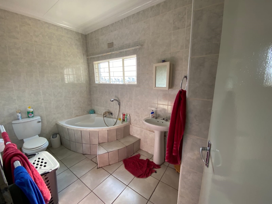 4 Bedroom Property for Sale in Protea Park North West